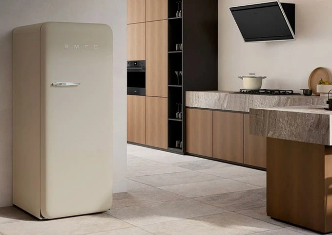 09_Hero_listing_smeg