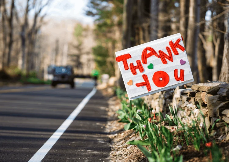 Strada con cartello Thanks you